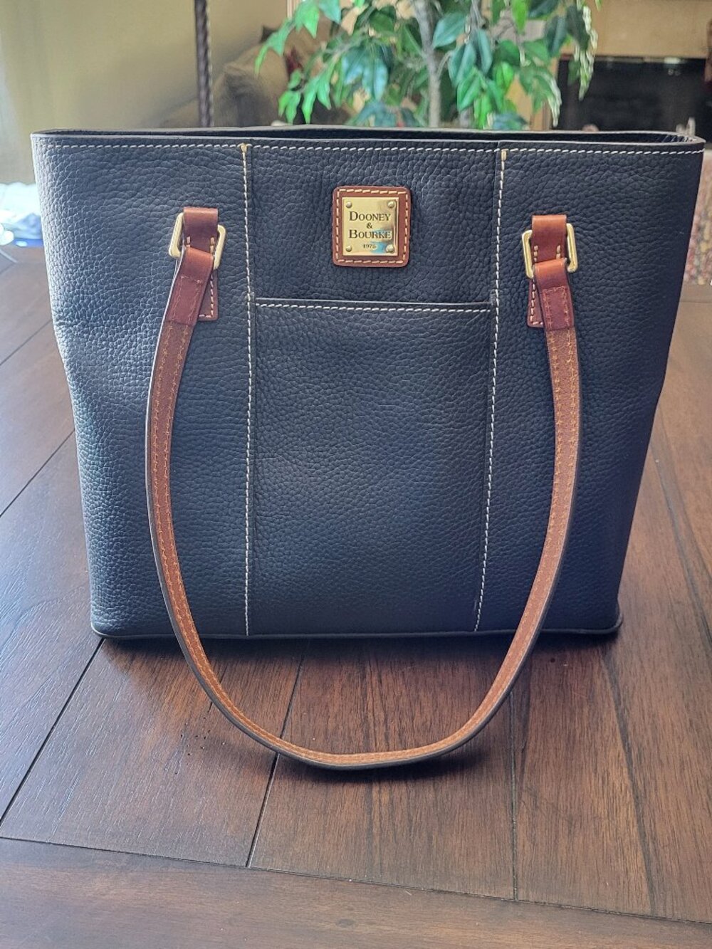 Dooney & Bourke pebble grain Lexington tote bag